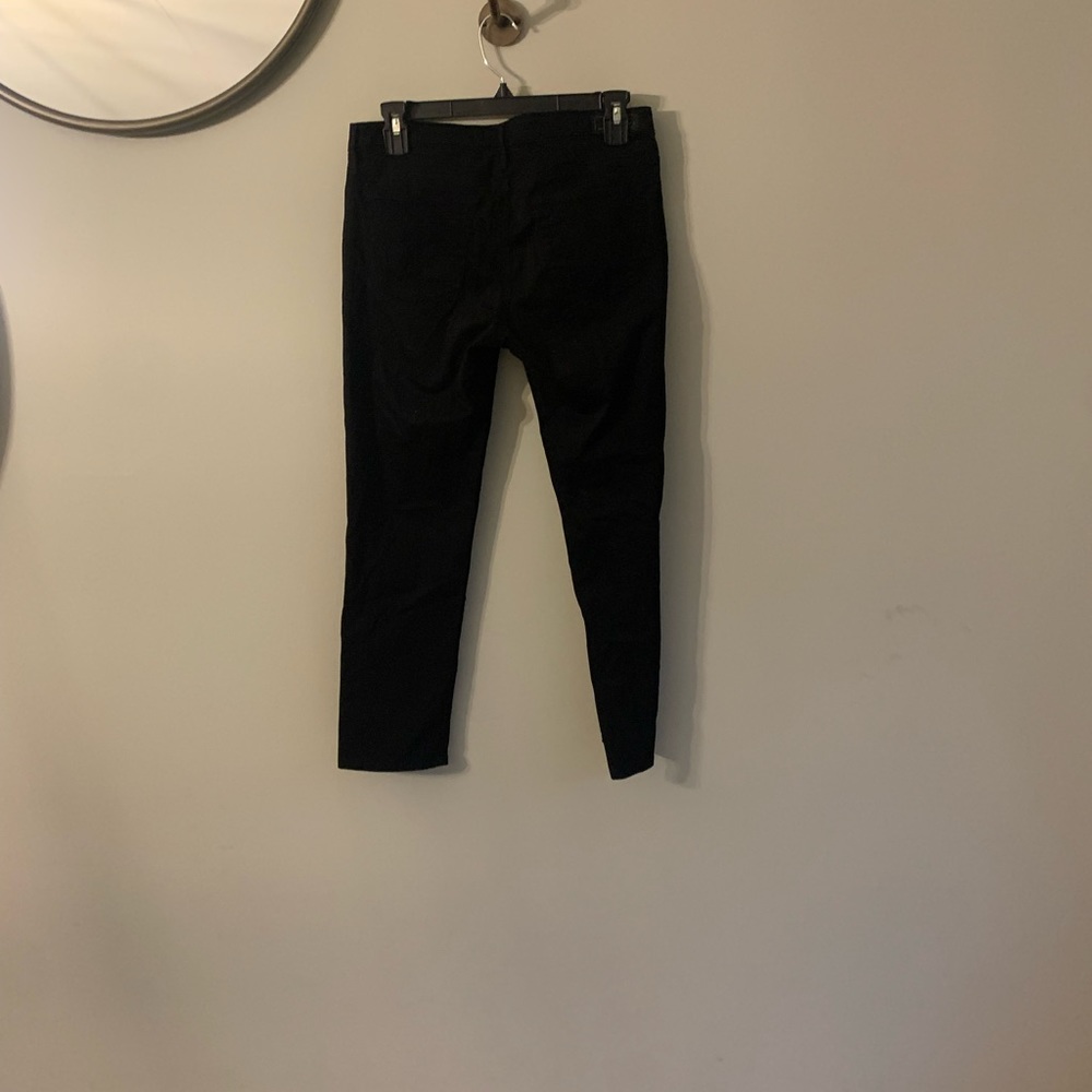 AG cigarette crop Jean, size 28, excellent condition